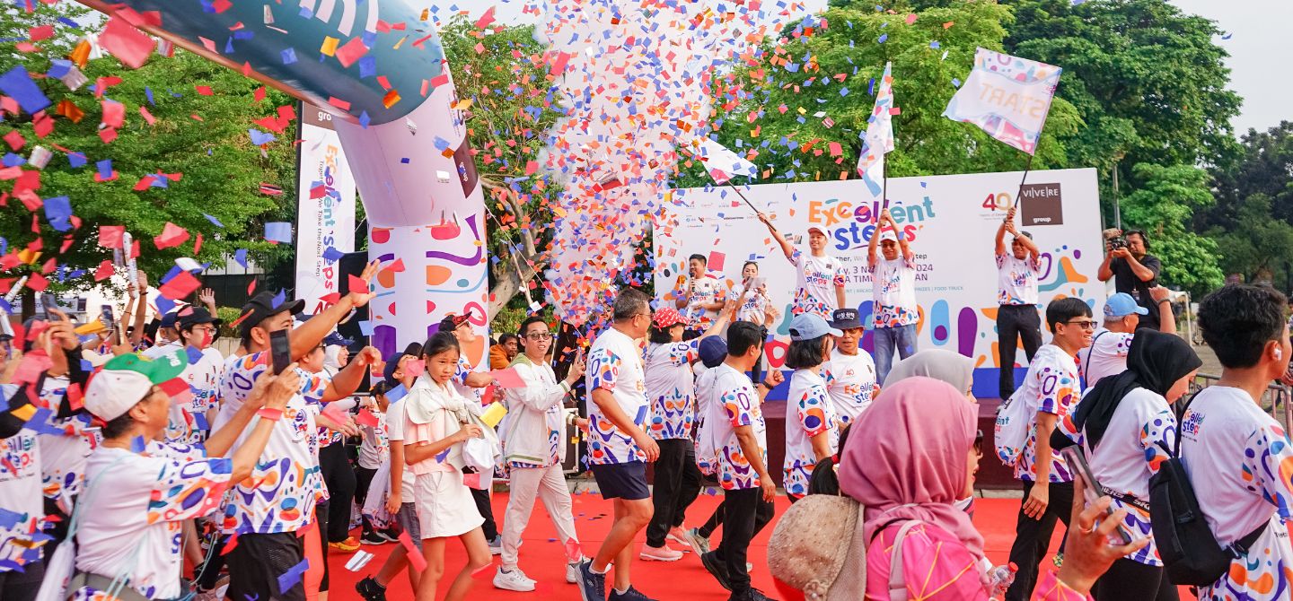 Journey to the 40th Anniversary, VIVERE Group Hosts Fun Walk Excellent Steps Banner