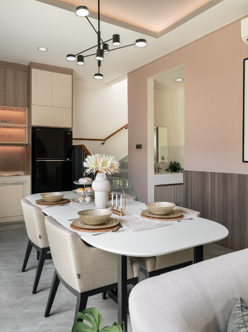 Create a Comfortable Atmosphere: Choose appropriate colors for the Dining Room